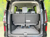 普段のお買い物や通勤、送迎等に十分な荷室スペースを確保しております。セカンドシートを倒すと、大きな荷物の積載も可能です♪