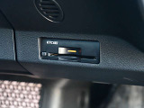 ビルトインETC2.0が付いています。高速道路をスムーズに通れますし、割引も有ったりします。