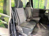 後部座席も気になるようなキズ・汚れやへたり等、大きなダメージはなく、良好な状態です。