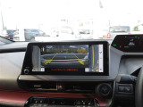 パノラミックビューモニター装備です。車を真上から見る映像が駐車の不安を軽くします。4つのカメラで車両周辺の映像を映し出します!カメラアングルは限界がありますので目視もして下さい。