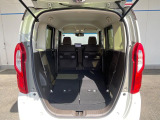 普段のお買い物や通勤、送迎等に十分な荷室スペースを確保しております。セカンドシートを倒すと、大きな荷物の積載も可能です♪