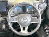 【純正革巻きステアリング】上質な革を使用することで、手にしっかり馴染みとても運転しやすいハンドルです♪