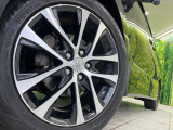 【純正18インチアルミホイール】外観にマッチした純正アルミホイールを装着しております。各種社外アルミホイールや、スタッドレスタイヤも取扱いしております。是非ご相談ください♪