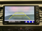 バックでの車庫入れも安心です! リアカメラが付いているバックモニター付のナビを装備しております。操作線もついており距離感も画面から確認できます。