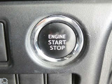 【スマートキーボタン】ブレーキを踏みながらボタンを押せばエンジンスタート。カギを出さなくてもエンジンのON・OFFが出来て便利ですよ(^^)/