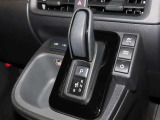 軽い力でシフトチェンジができる「エレクトロシフトマチック」を装備しております。