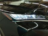 LEDヘッドライトです。LEDヘッドライトは電球が切れにくく長寿命で且つ省電力。夜間の運転がとてもラクになりますよ♪