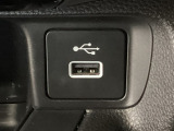【USBポート】USBポートも装備されています♪スマートフォンのオーディオに連携も可能です。今や欠かせない装備の一つです!