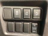【両側パワースライドドア】スマートキーや運転席のスイッチで後席両側スライドドアの開閉が可能♪電動だから力を入れてドアを開ける必要が無く、小さなお子様でも簡単に開け閉めでき快適です♪