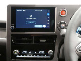 ディスプレイオーディオ8型装備、Bluetooth/フルセグTV/ナビ機能があります。