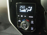 エアコンはオートエアコンになっています。