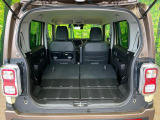 普段のお買い物や通勤、送迎等に十分な荷室スペースを確保しております。セカンドシートを倒すと、大きな荷物の積載も可能です♪