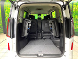 普段のお買い物や通勤、送迎等に十分な荷室スペースを確保しております。セカンドシートを倒すと、大きな荷物の積載も可能です♪