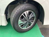 タイヤサイズは195/65R15純正アルミホイール付き!(夏タイヤ装着)冬タイヤ、ホイール注文も承っております☆