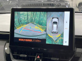 【パノラミックビューモニター】専用のカメラにより、上から見下ろしたような視点で360度クルマの周囲を確認することができます☆死角部分も確認しやすく、狭い場所での切り返しや駐車もスムーズに行えます。