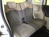 【後席】後席のお足元もとっても広いですよ!♪後席シートも乗り心地OK!ゆったり乗れます♪