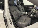 長時間の運転でも疲れにくく、オーナー様の事だけを考えて作成したBMWならではのとっておきのシートです。
