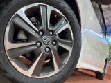 【純正16インチアルミホイール】外観にマッチした純正アルミホイールを装着しております。各種社外アルミホイールや、スタッドレスタイヤも取扱いしております。是非ご相談ください♪