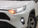 LEDヘッドライトです。デザイン性がよくとても明るいので、夜間の走行や悪天候でも安心です。しかも長寿命!