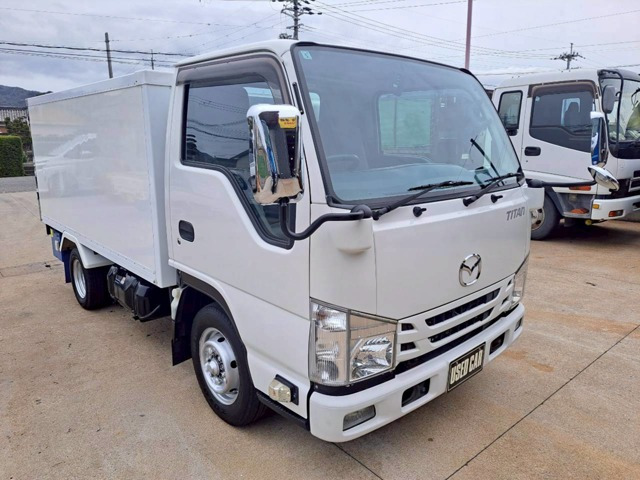 タイタン 冷蔵冷凍車 