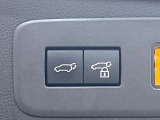 【パワーバックドア】スマートキーや運転席のボタンを押すだけでリアゲートが自動で開閉します!荷物を持っている時や、高い位置にあるバックドアを閉める際に便利な機能です♪