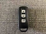 スマートキー付きですからドアロックの開閉およびエンジンスタートが楽々です。電動スライドドアの開け閉めもボタンで操作できます。