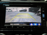 バックカメラの画像です。ガイドラインがスムースな車庫入れをサポートいたします!車庫入れの安心感がアップしますね☆