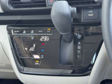 オートエアコンです!温度調節が細かくでき全席に快適な空間を届けます(*^▽^*)シフトも同じ位置にあるので、操作しやすくなっております♪