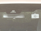 【トヨタセーフティセンス】走行中に前方の車両等を認識し、衝突しそうな時は警報とブレーキで衝突回避と被害軽減をアシスト。より安全にドライブをお楽しみいただけます。