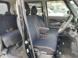 運転席は座り心地が良く快適にドライブをしていただけます。