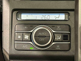 車内空調は&rdquo;AUTOエアコン&rdquo;にお任せ。運転に集中出来ますよ!