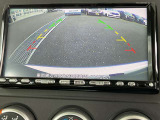 バックモニター付きで、夜道の車庫入れも安心してできます。