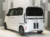 全車整備代金を車両本体価格に含んでおります。法定点検整備または定期点検を実施し、点検記録簿を発行致します。