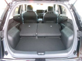 荷室広々。後席を倒して大きい荷物や長い荷物の積み込み可能に。