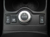 走行場面に応じて4WDへ切替可能。前席シートヒーター装備です!