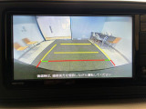 バックカメラが連動しているので後方の安全もモニターを通じて確認できます♪