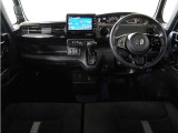 ◆視界広々で非常に運転しやすくロングドライブでも疲れを感じさせないすっきりとまとまったインパネ周りです。