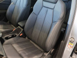 スポーツシート (フロント)/パーシャルレザー/シートヒーター (フロント)/ランバーサポート 4ウェイ (フロント)