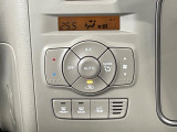 【オートエアコン】一度お好みの温度に設定すれば、車内の温度を検知し風量や温度を自動で調整。暑い&hellip;寒い&hellip;と何度もスイッチ操作をする必要はありません。快適な車内空間には必須の機能ですね♪