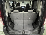 リアシート設置した状態のラゲッジルームスペースも実用性が高いです!
