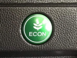 ★ECONスイッチ★ エコドライブを加速しよう!スイッチをONにすると、運転の仕方によるロスを抑え込み燃費をよくするようクルマが頑張ります(*^ー^*)燃費向上にチャレンジ♪