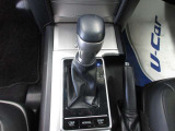 他拠点に展示中のお車も、専用端末でご覧いただけます!お客様のご要望等、何なりと申し付けください!