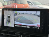 【アラウンドビューモニター】専用のカメラにより、上から見下ろしたような視点で360度クルマの周囲を確認することができます☆縦列駐車や幅寄せ時に活躍してくれます♪