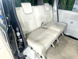 後部座席も気になるようなキズ・汚れやへたり等、大きなダメージはなく、良好な状態です。