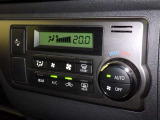 【オートエアコン】お好みの温度に設定して頂くと、車内の温度を自動調整♪快適にクルマの中を過ごして頂けます。