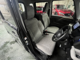 運転席の状態も良好です!年式・走行距離をほとんど感じさせない大変きれいな室内です!