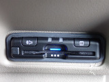 ■【ETC車載器】が装備されています。セットアップをしてお渡しとなり、ETCカードを差し込むだけで高速道路の利用が可能です。