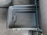 助手席下収納