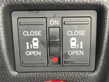 【両側パワースライドドア】スマートキーや運転席のスイッチで後席両側スライドドアの開閉が可能♪電動だから力を入れてドアを開ける必要が無く、小さなお子様でも簡単に開け閉めでき快適です♪