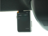◆ドライブレコーダー◆映像・音声などを記録する自動車用の装置です。 もしもの事故の際の記録はもちろん、旅行の際の思い出としてドライブの映像を楽しむことができます。